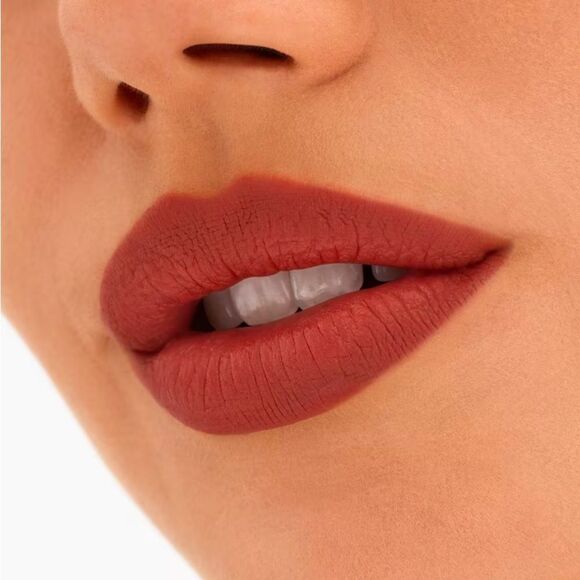 NEW! MAC
Locked Kiss 24HR Lipstick- METICULOUS - Picture 6 of 10